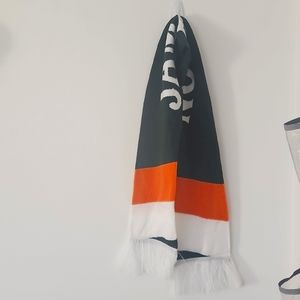 Jameson tassel scarf